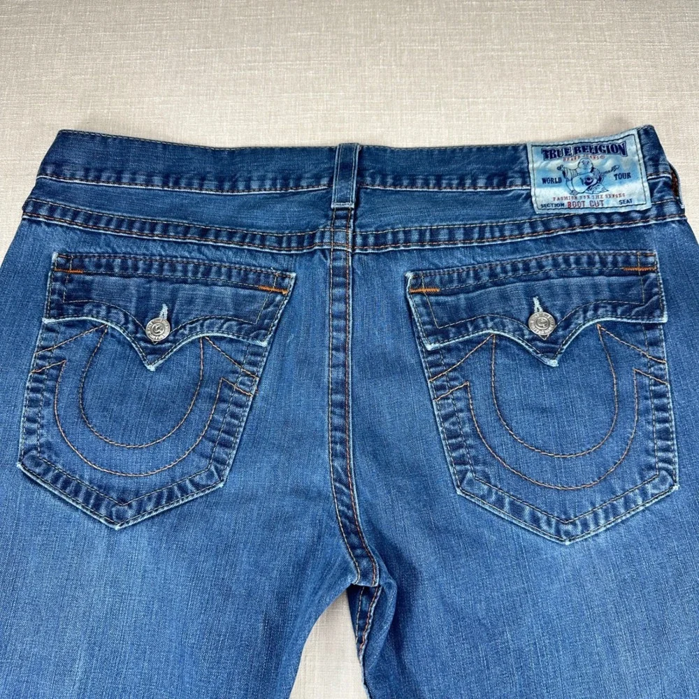 True Religion Bobby Jeans Mens 42 Blue Bootcut Made in USA Medium Wash Denim